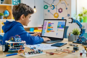 Criança aprendendo programação por blocos em laptop, com robôs, eletrônicos e projetos maker em uma sala de aula tecnológica.